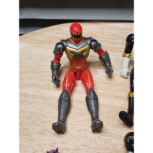 Power Rangers Figurine Lot – Assorted Characters - Picture 8 of 10